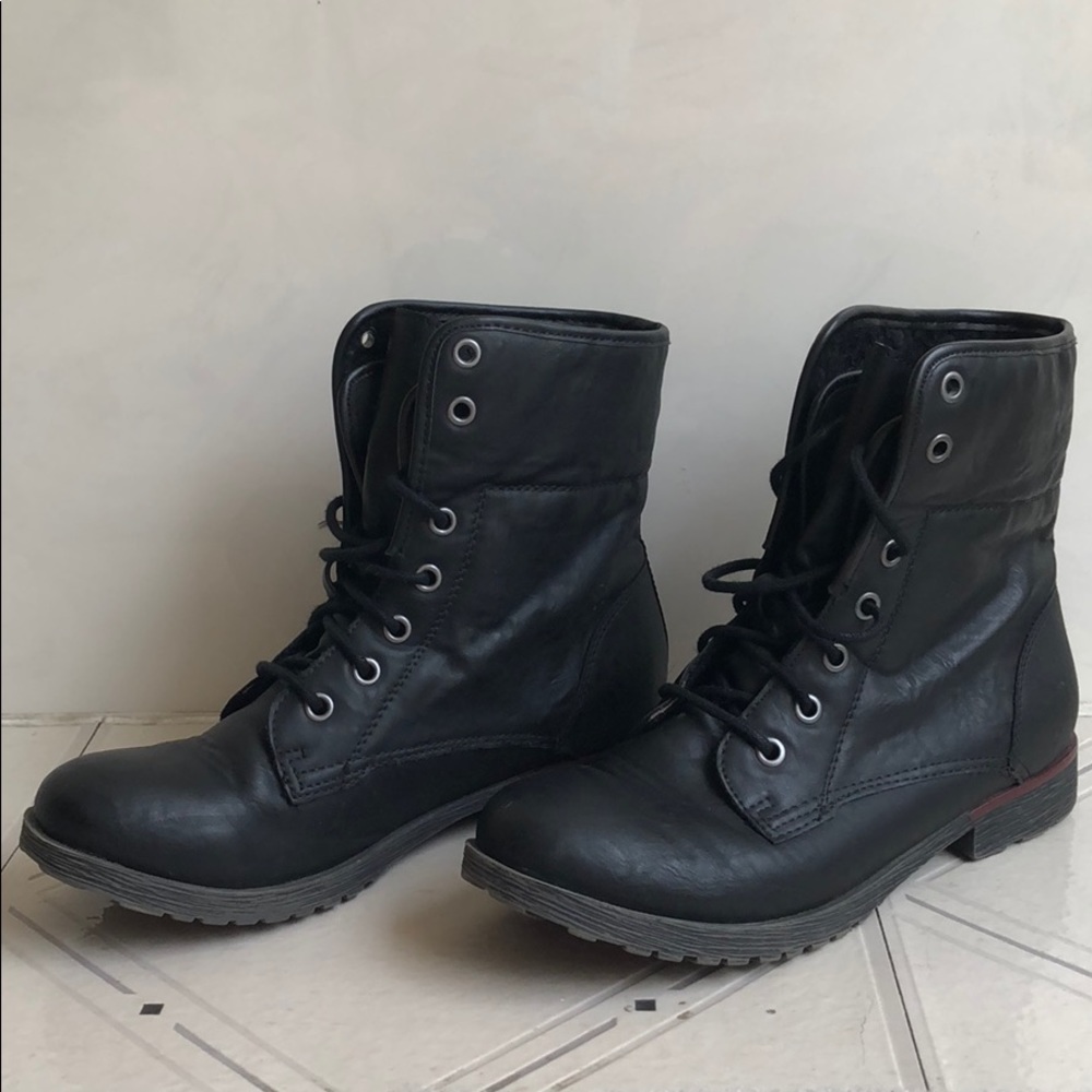 Black Boots